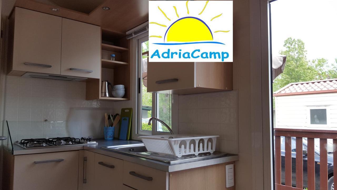 Adriacamp Mobile Homes Rosepineta โรซาปิเนตา ภายนอก รูปภาพ