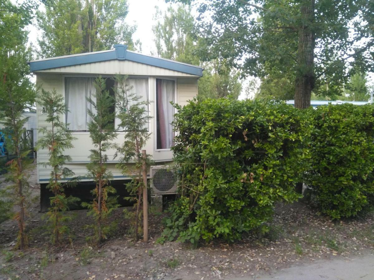 Adriacamp Mobile Homes Rosepineta โรซาปิเนตา ภายนอก รูปภาพ