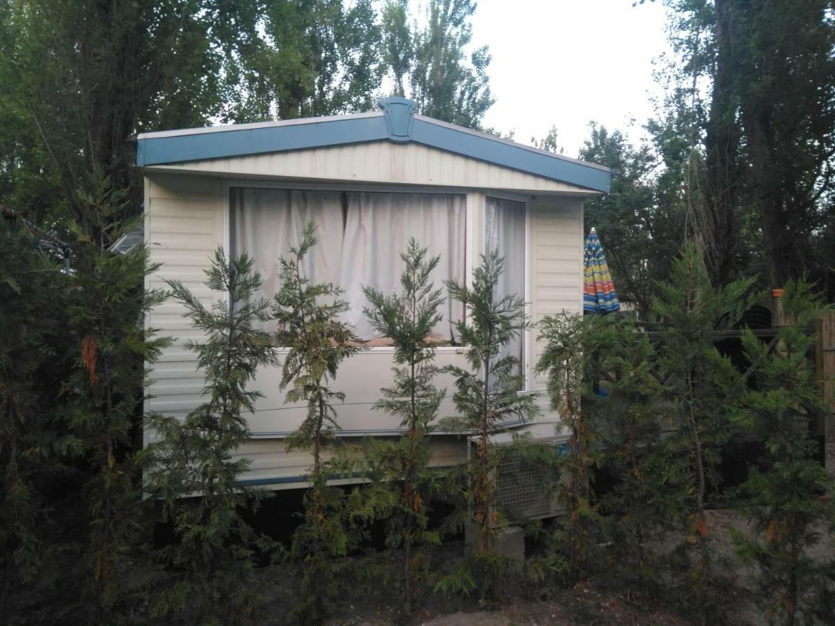 Adriacamp Mobile Homes Rosepineta โรซาปิเนตา ภายนอก รูปภาพ